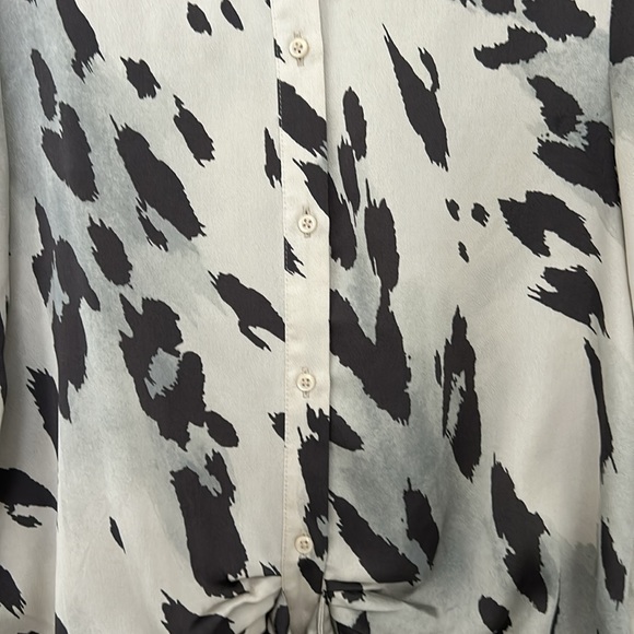 Express Woman's Animal Print Blouse - Picture 4 of 5